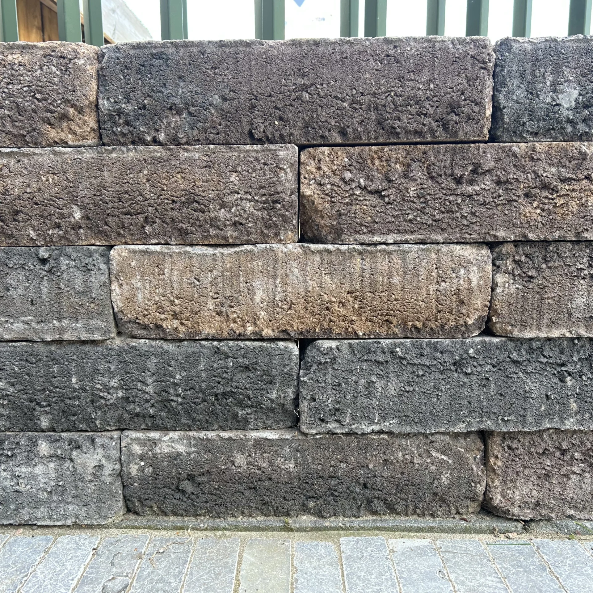 PILESTONE LINE WALNUT 40X15X10CM