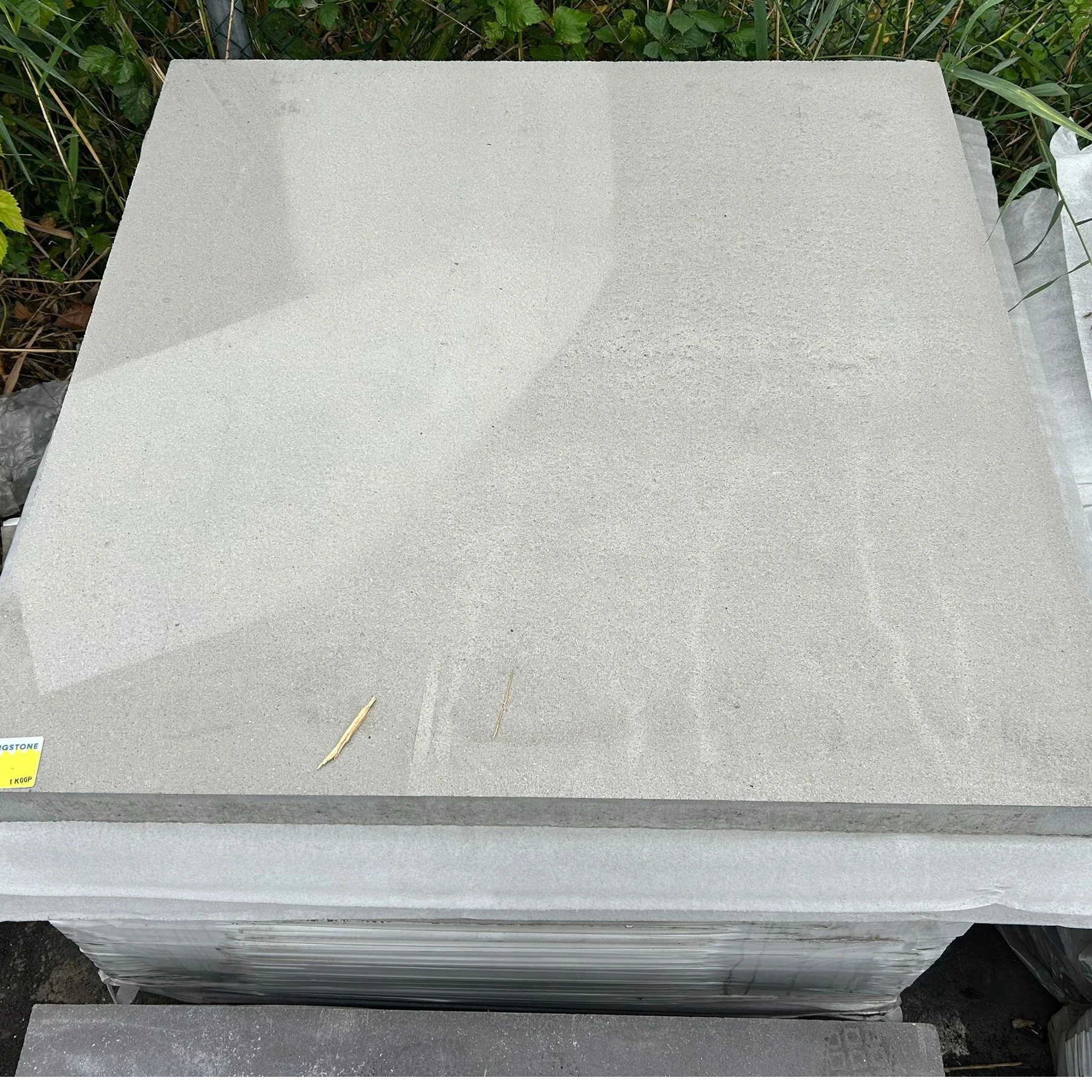 tegels - 120x120x8- Licht grijs - 1 koop - 24,5 m2