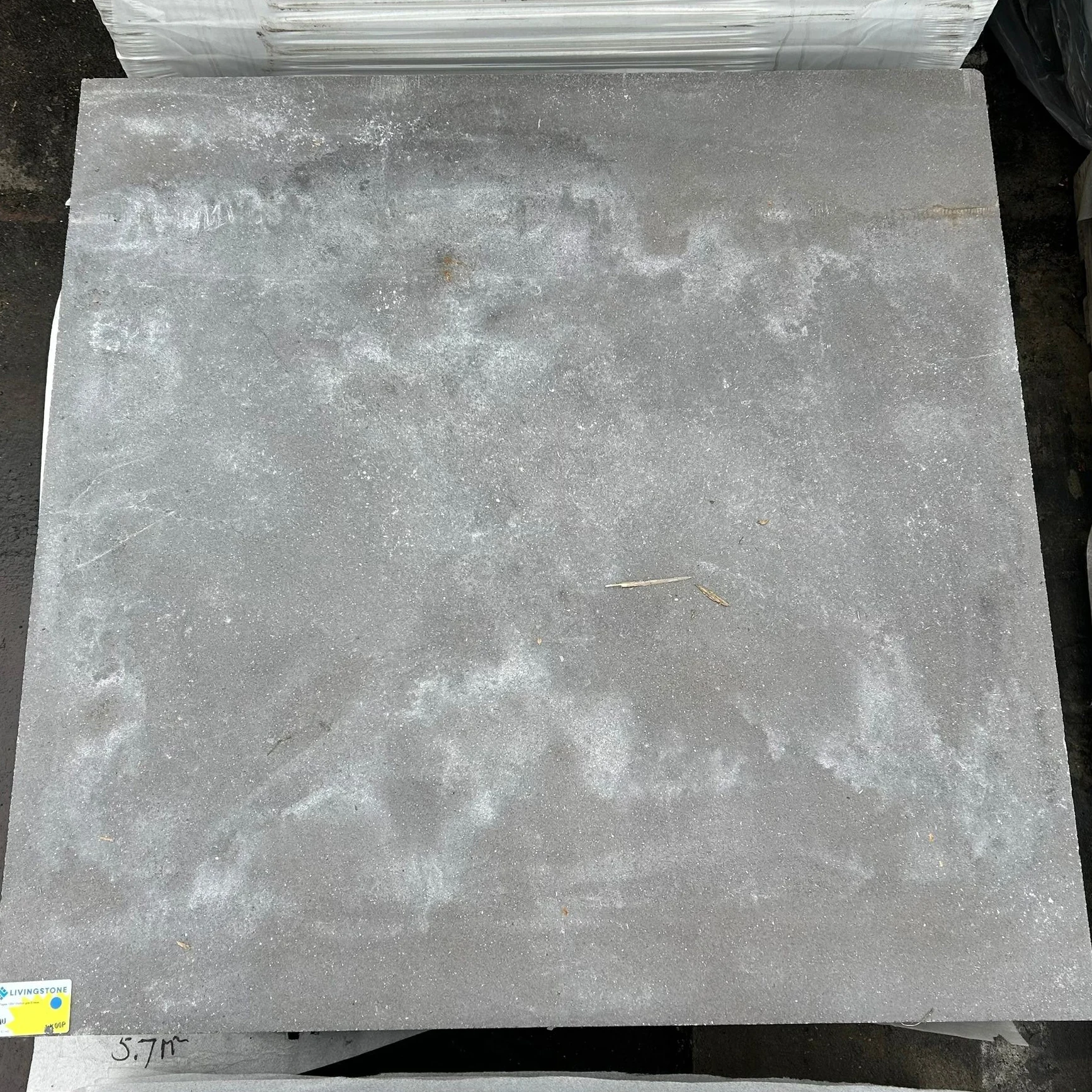 tegels - 120x120x8 - grijs - B keus - 1 koop - 5,7 m2